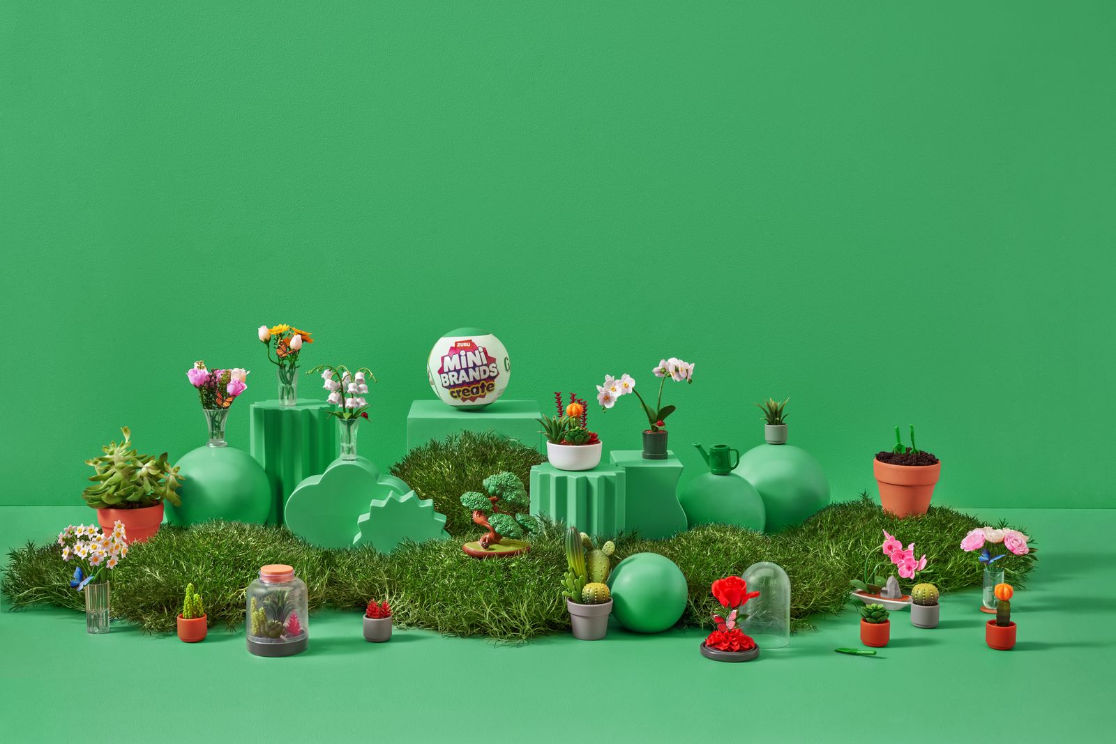 Mini Brands Create garden scene